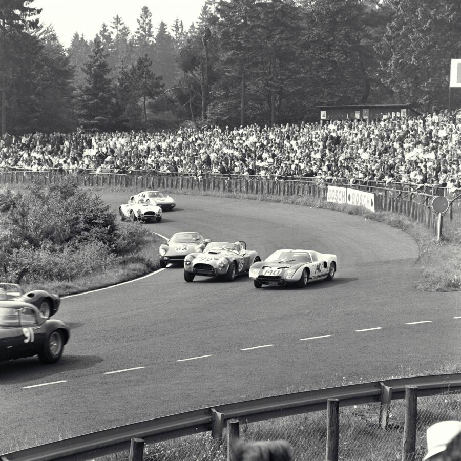  AC Cobra (Mk II) 1963 года  (фото 31 из 32)
